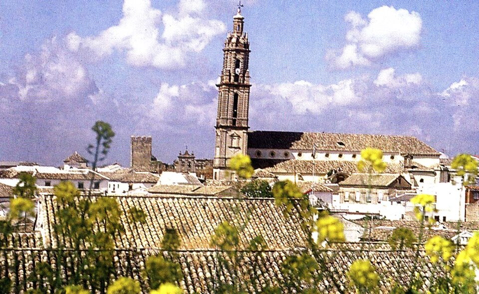 Fayl:Torre inclinada de Bujalance.jpg