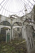 Yeni Valide Camii Emetullah Rabi'a Gulnush Sultonning ochiq qabri
