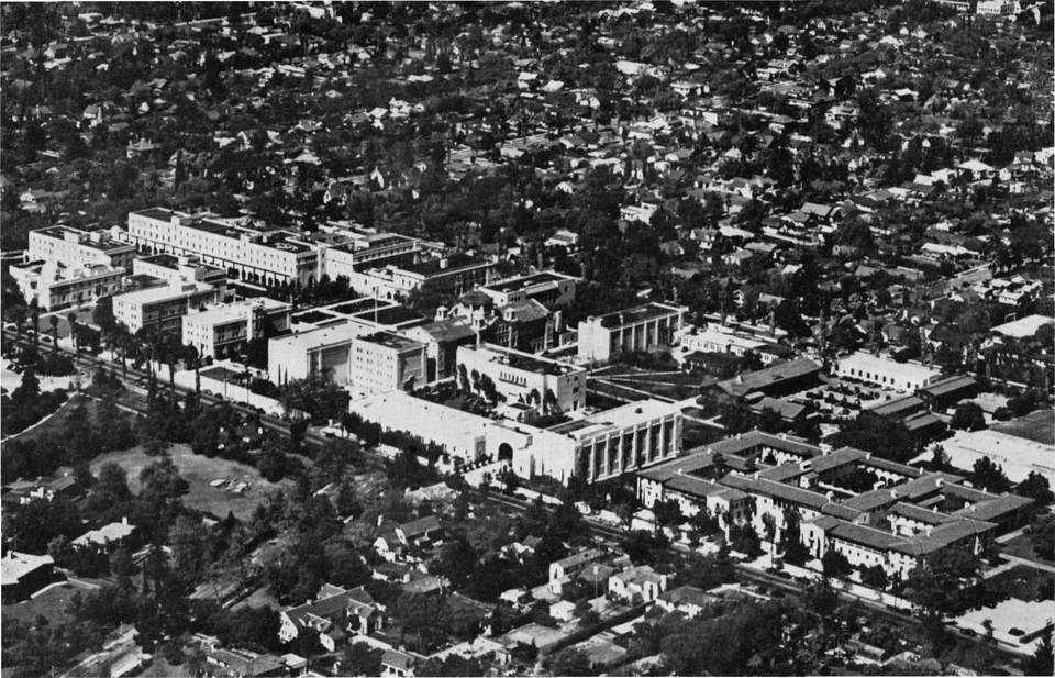 Fayl:Caltech aerial 1944.png