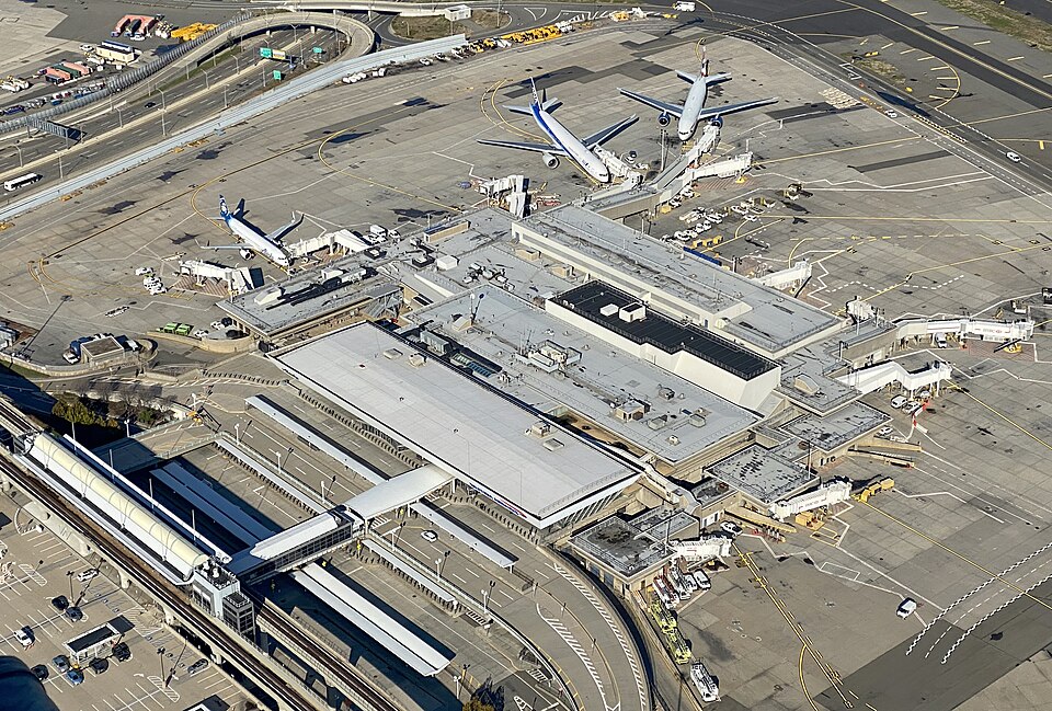 Fayl:JFK Terminal 7 aerial view.jpg