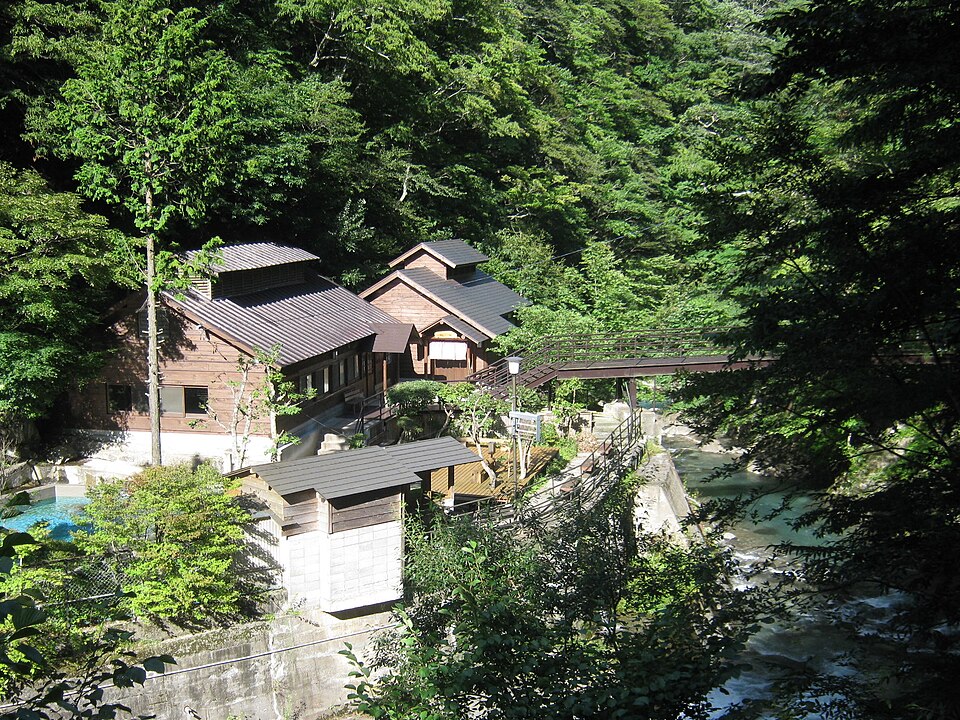Fayl:甲子温泉.jpg