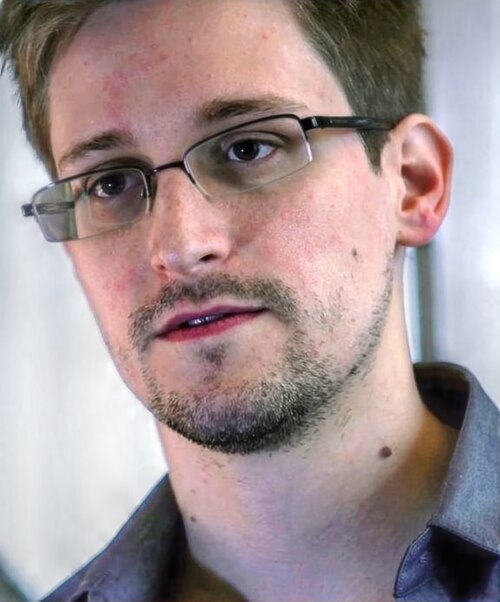 Fayl:Edward Snowden-2.jpg