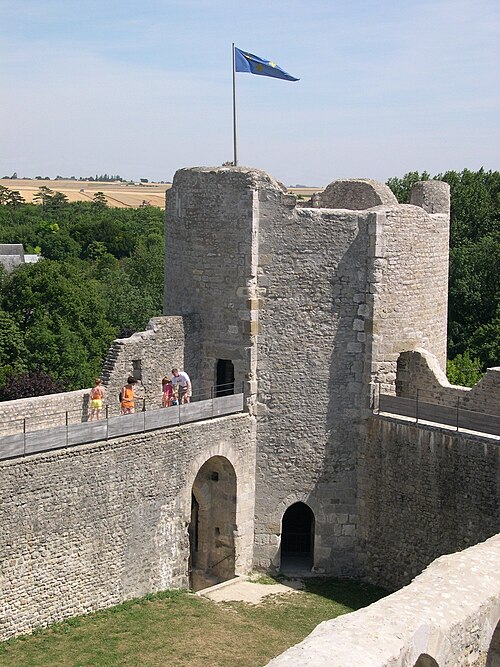 Fayl:France Loiret Yevre-le-Chatel Chateau 06.JPG
