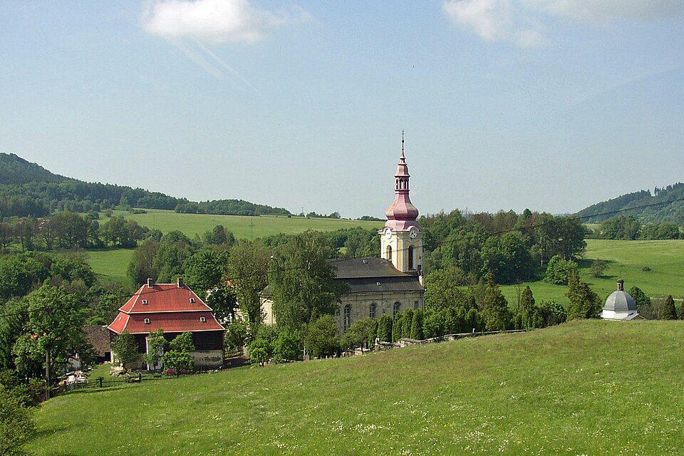 Fayl:Kostel ve Volfarticích.JPG