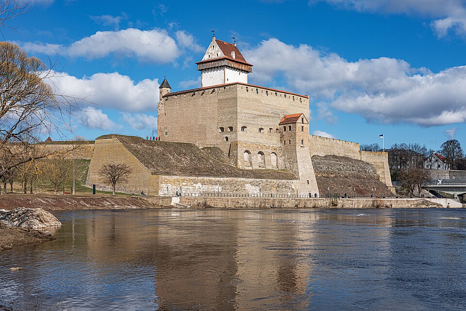 Fayl:Narva asv2022-04 img09 Castle.jpg