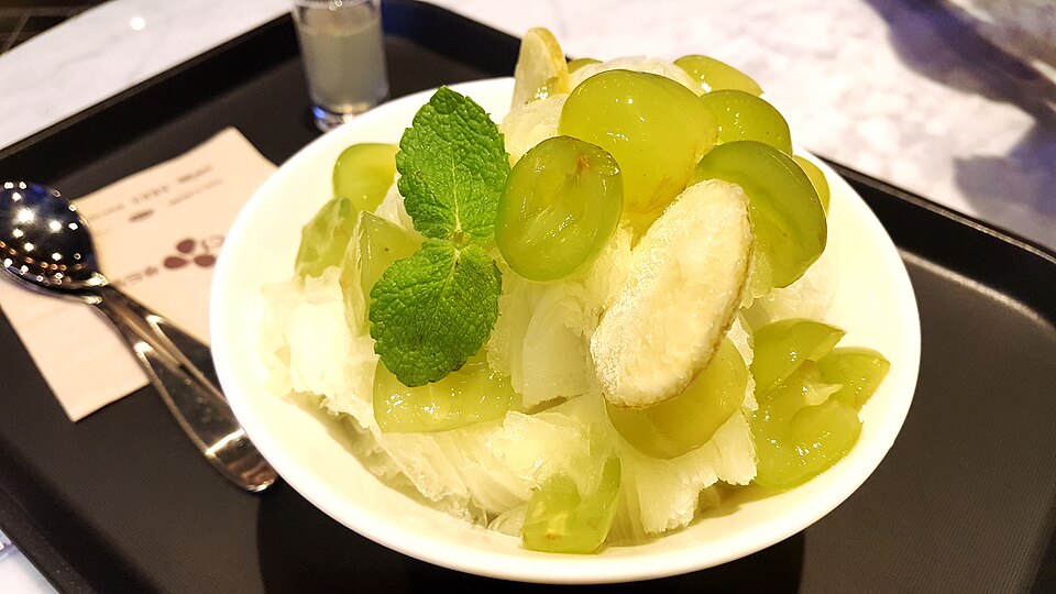 Fayl:White grape bingsu 0a.jpg