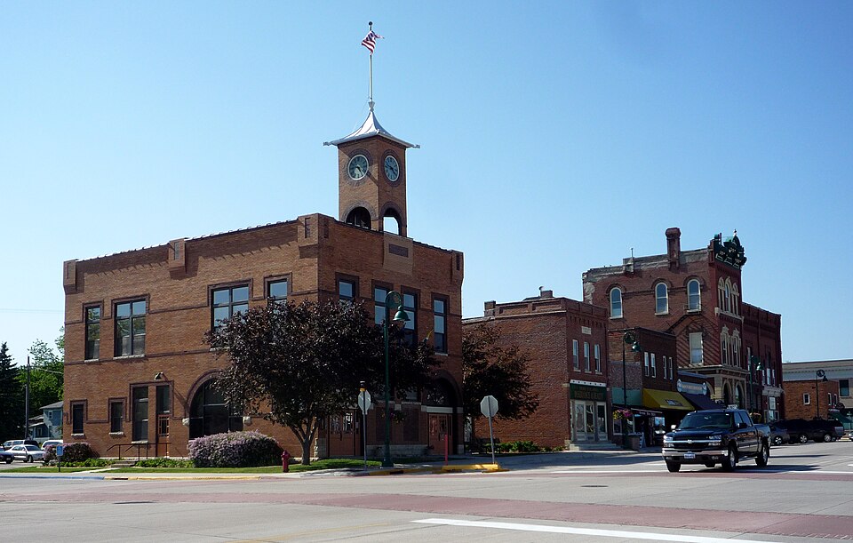 Fayl:2009-0528-PineIsland-downtownCH.jpg