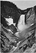 Quyi sharshara, 1941-yil fotosurati Ansel Adams.
