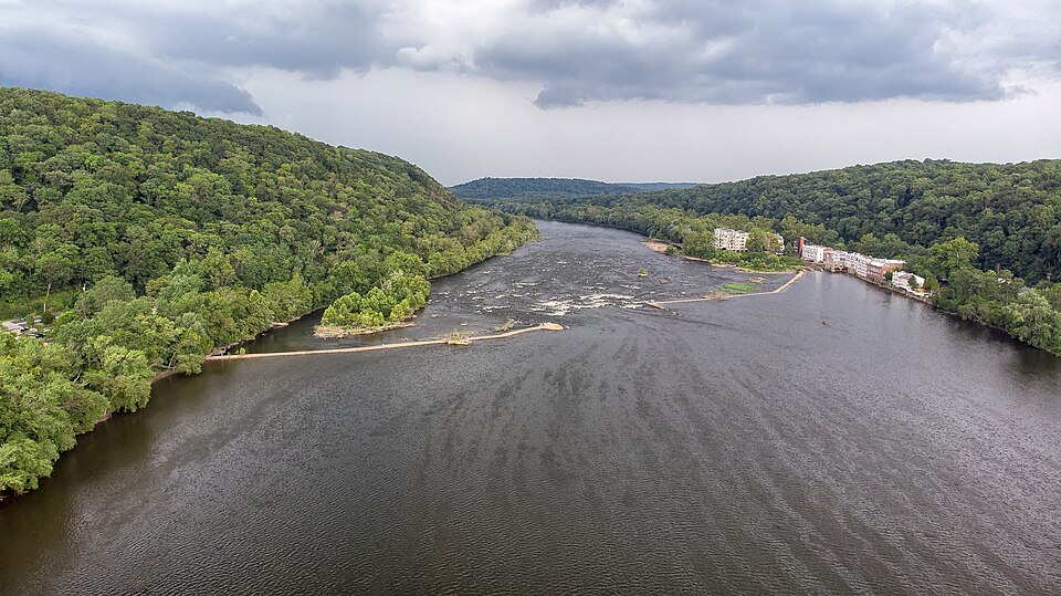 Fayl:Delaware River (2019).jpg