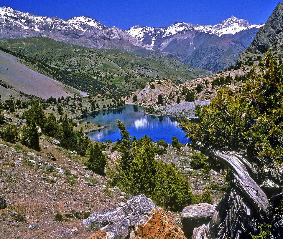 Fayl:Fan Mountains300.jpg