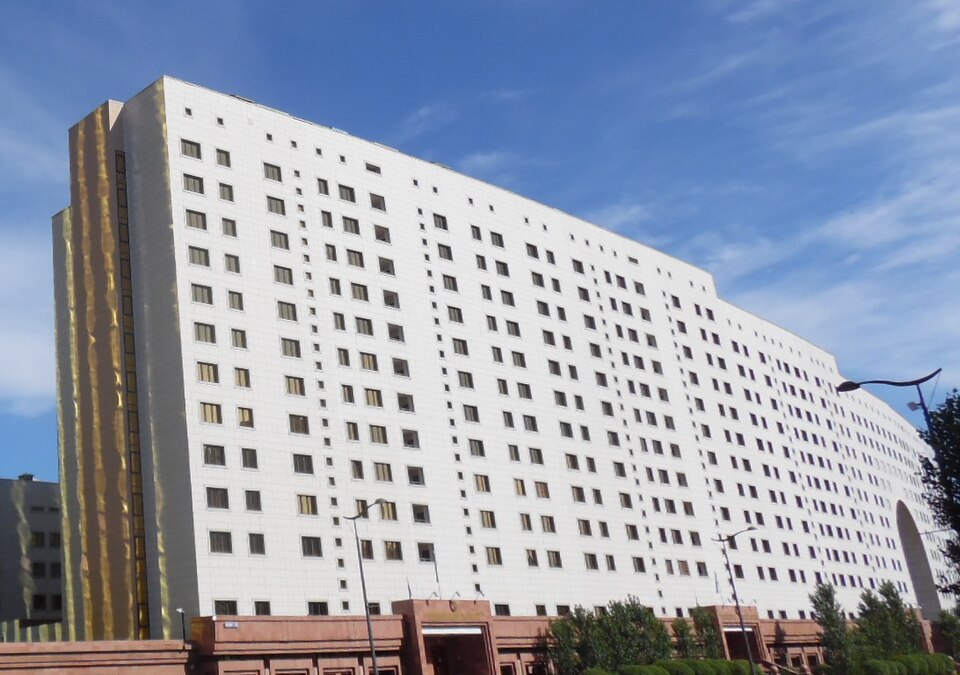 Fayl:House of Ministries (15118095121) (cropped).jpg
