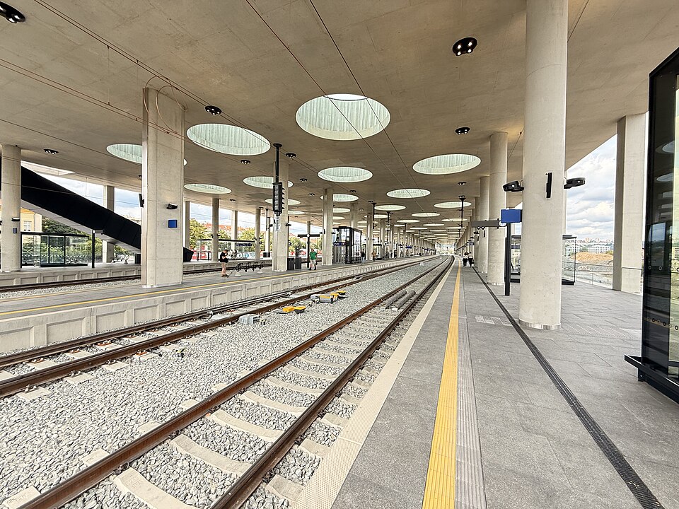 Fayl:Praha Bubny, železniční stanice.3 (2025).jpg