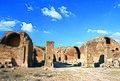 Al-Mshatta qasri, Iordaniya, katta ehtimol xalifa al-Volid ibn Abdulmalik tomonidan qurilgan (h. 743–744)[11]