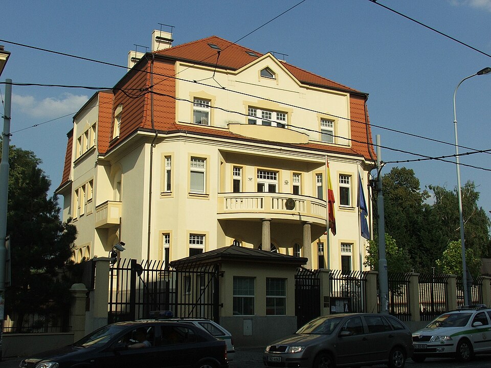 Fayl:Spanish embassy Prague 2905.JPG