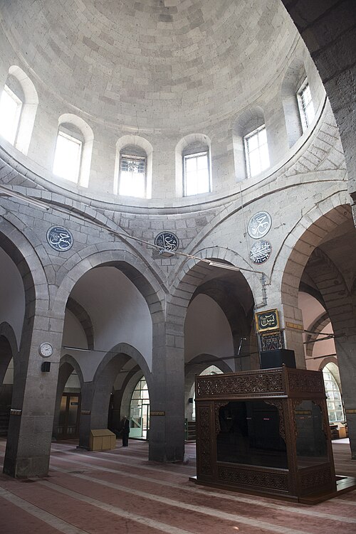Fayl:Hunat Hatun Complex 2430.jpg
