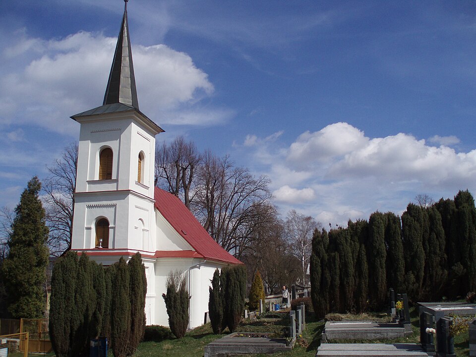 Fayl:Church in Sázava-Vysočina3.jpg