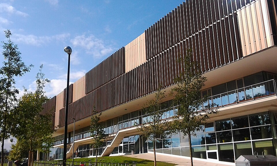 Fayl:Unipark 1.jpg