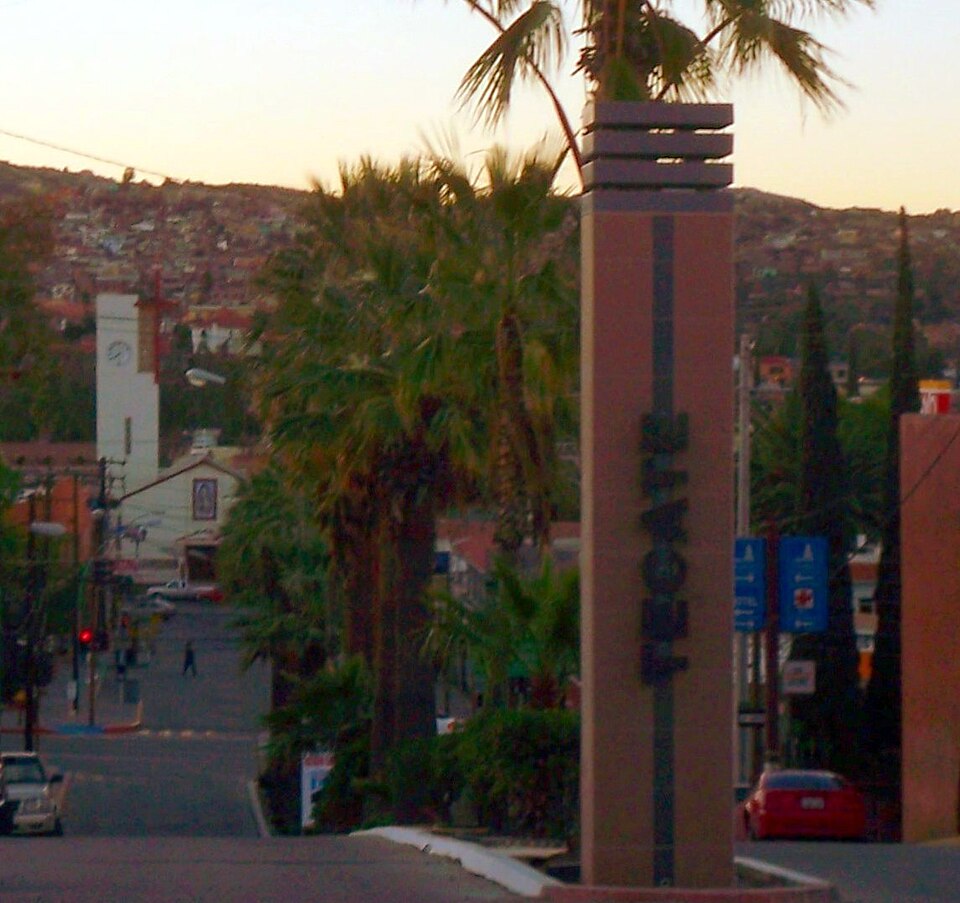 Fayl:Welcome to Tecate (5393349420) (cropped).jpg
