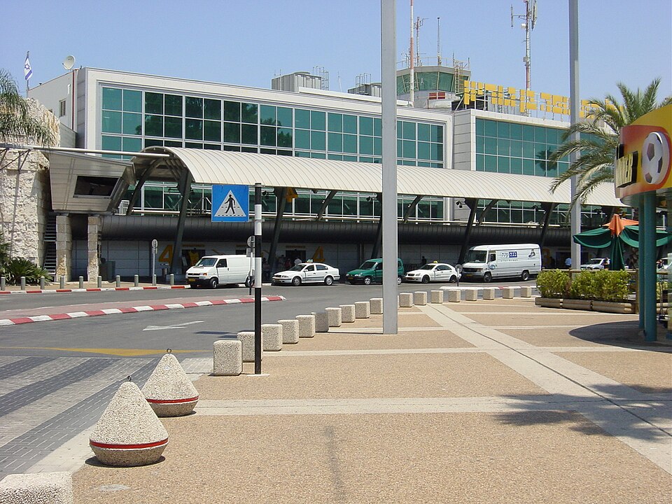 Fayl:Airport Tel Aviv Bengurion.jpg