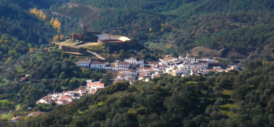 Fayl:Almonaster la real aerea.jpg