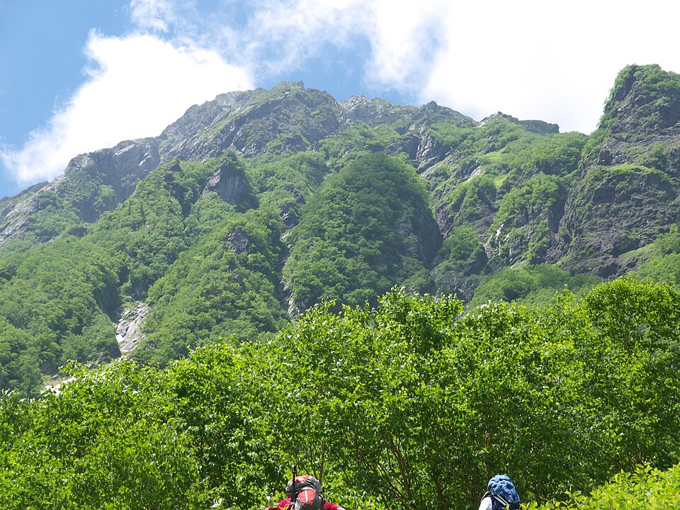 Fayl:Mt.Kitadake, Minami Alps National Park.jpg