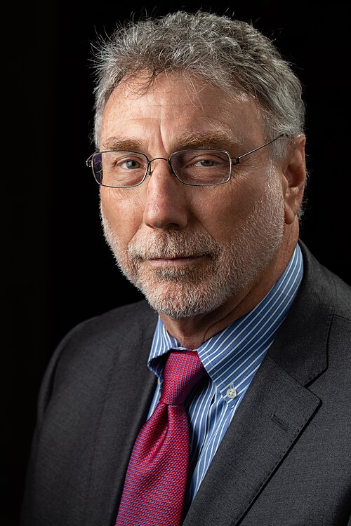 Fayl:Pulitzer2018-marty-baron-20180530-wp.jpg