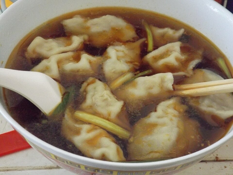 Fayl:Spring soup dumplings (陽春湯餃).jpg