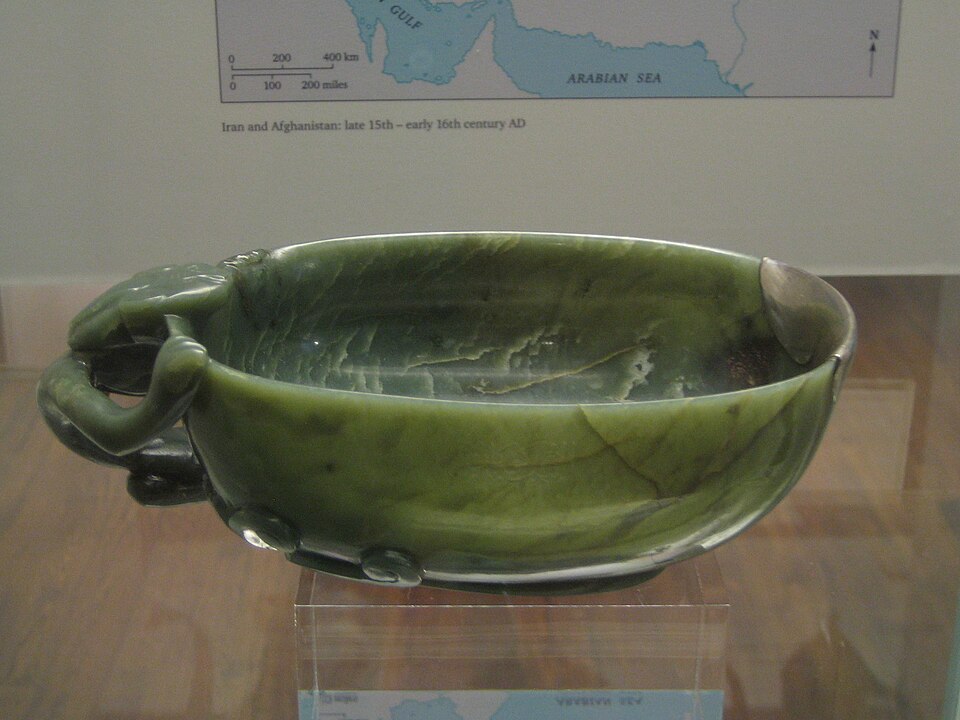 Fayl:Jade dragon cup.jpg