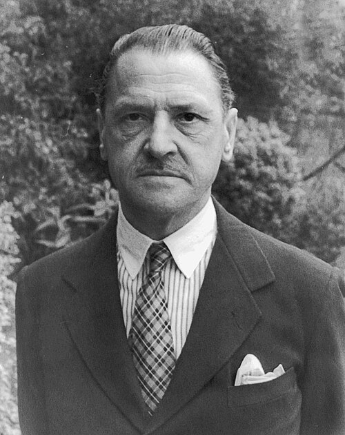 Fayl:Maugham retouched.jpg