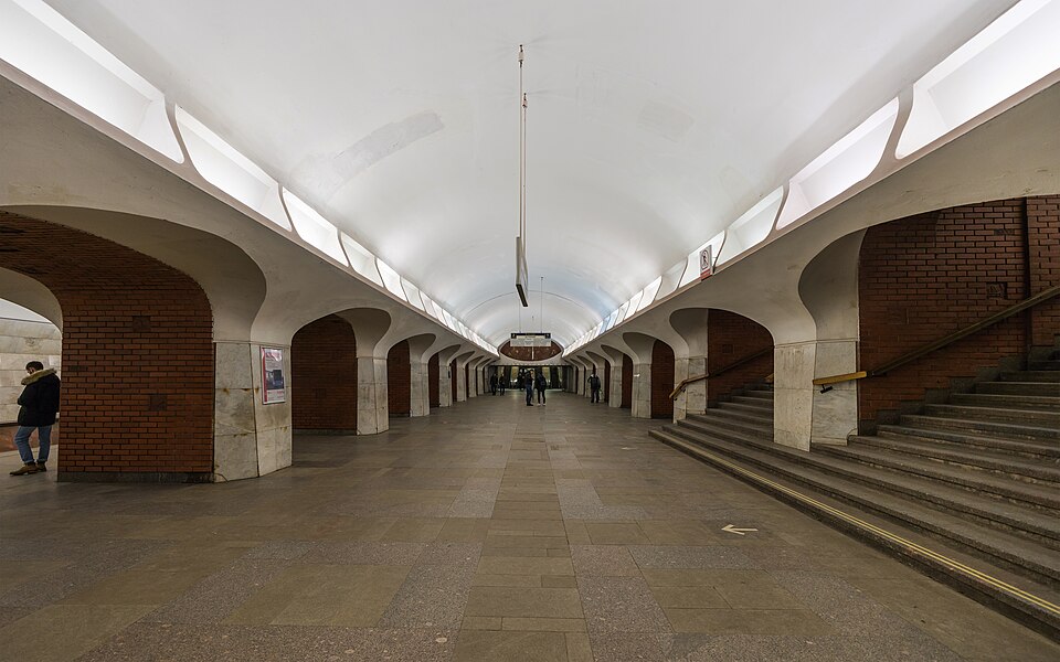 Fayl:MosMetro Borovitskaya asv2018-01.jpg