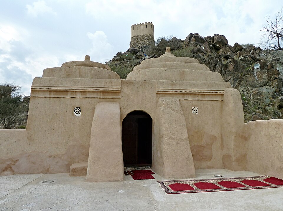 Fayl:2011-0209-Al Badiyah Mosque.jpg