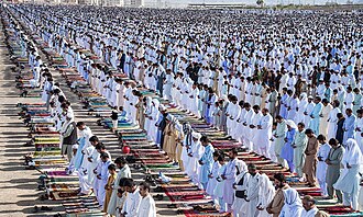 Eronning Balujiston viloyatida joylashgan Zahedonning Buyuk Mosalla yoki Zahedonning Eidgah shahridagi sunniy musulmonlarning Hayit namozi tasviri, shuningdek, Namoz al-Iyd nomi bilan ham tanilgan.