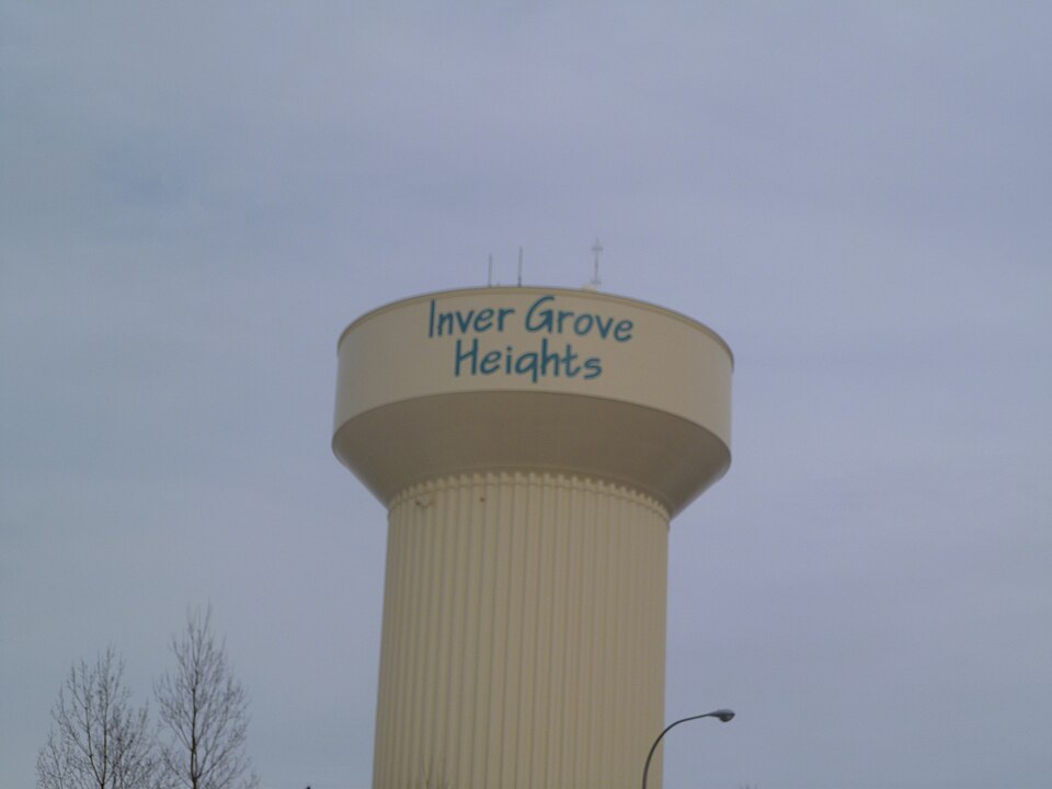Fayl:InvergroverheightsMNwatertower.JPG