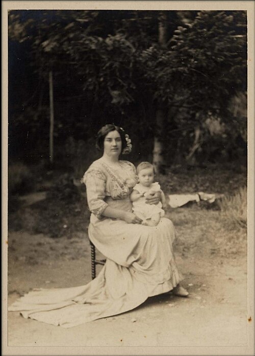 Fayl:Ayşe Tarziter Hanım.jpg