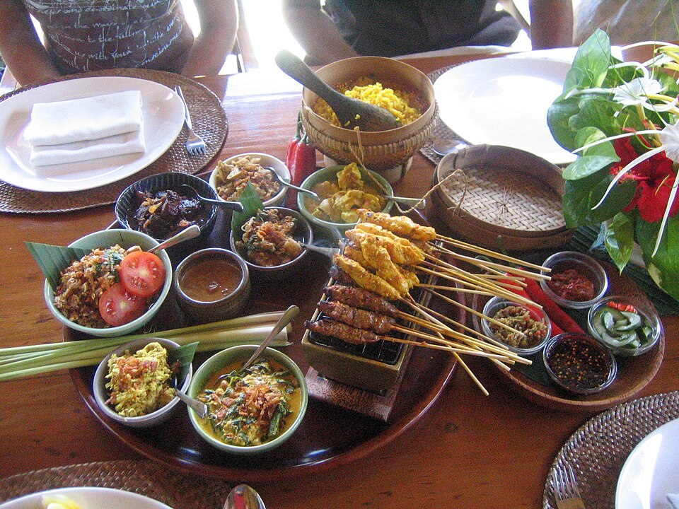 Fayl:Bali cuisine.jpg