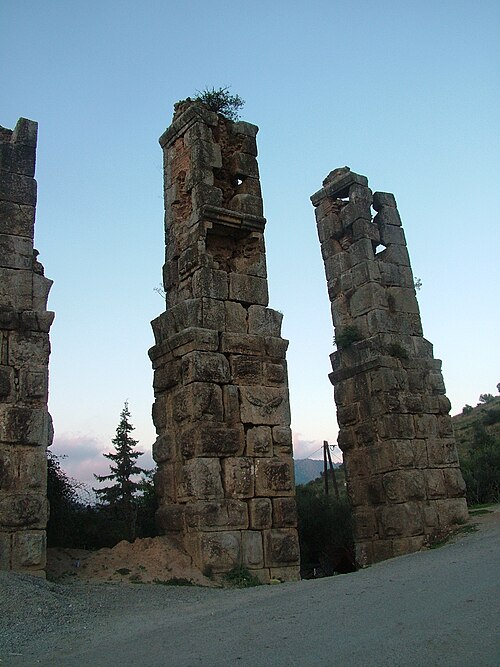 Fayl:Ruines romaines Thihnayin.jpg