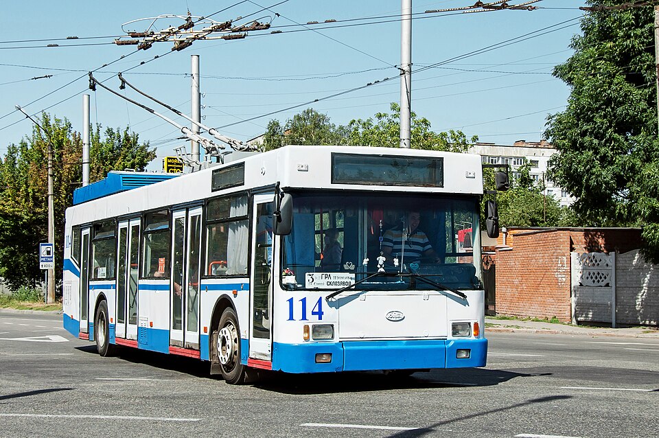 Fayl:YuMZ E186 (cropped).jpg