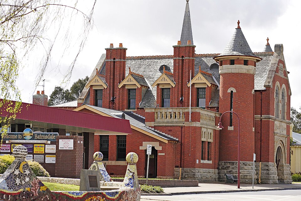 Fayl:Bairnsdale court house.jpg