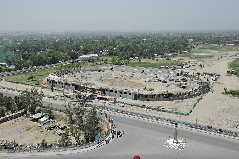 Fayl:Jalalabad stadium in 2011.jpg