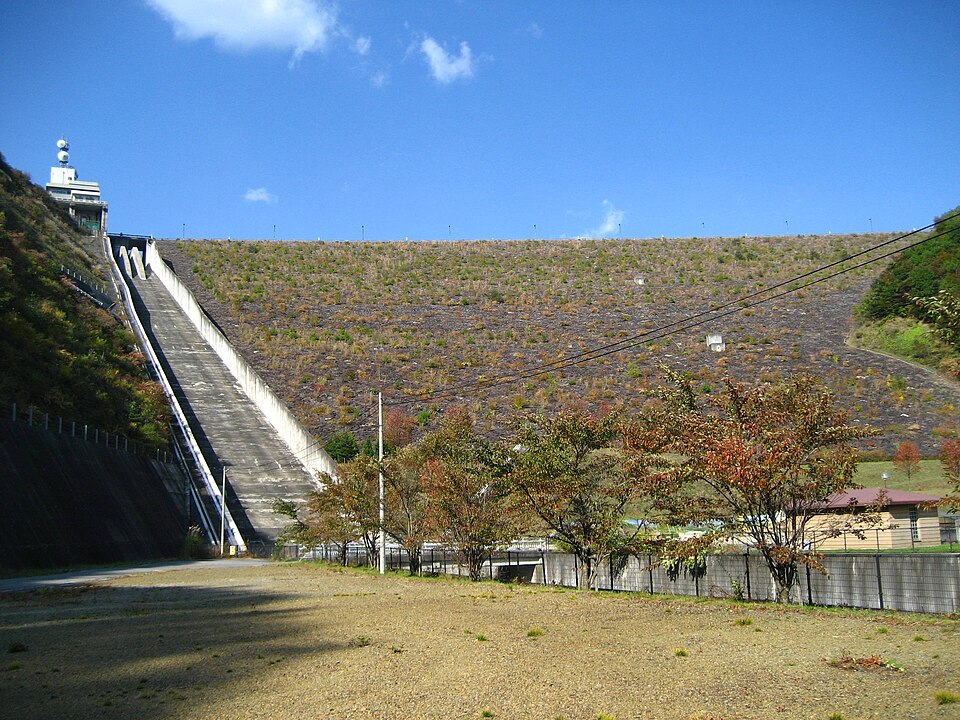 Fayl:Misogawa Dam.jpg