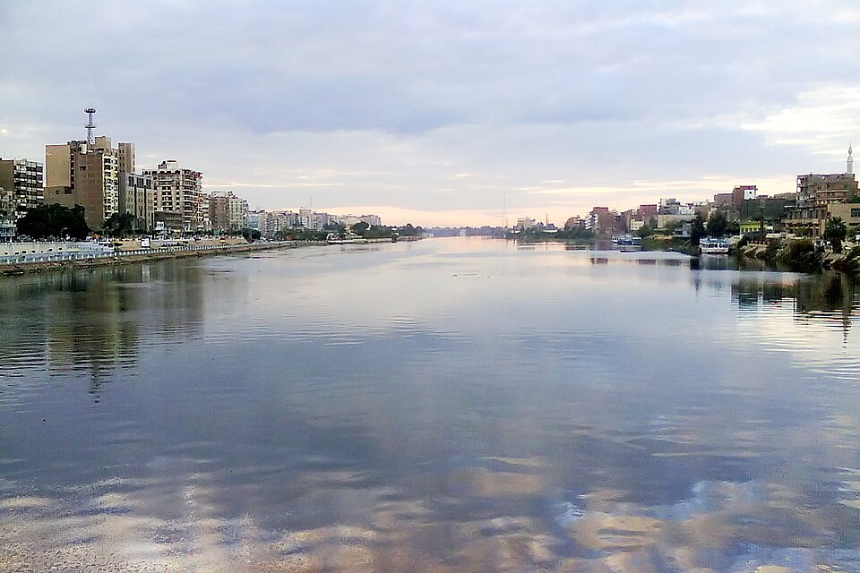 Fayl:Sunset in Mansoura.JPG