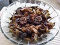 Aloo karela bhaaji, achchiq qovoq va kartoshkali taom, Hindistondan.
