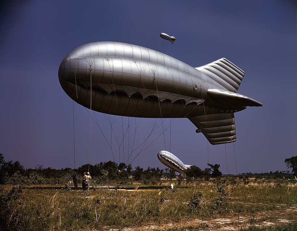 Fayl:Barrage balloon fsac 1a35100.jpg