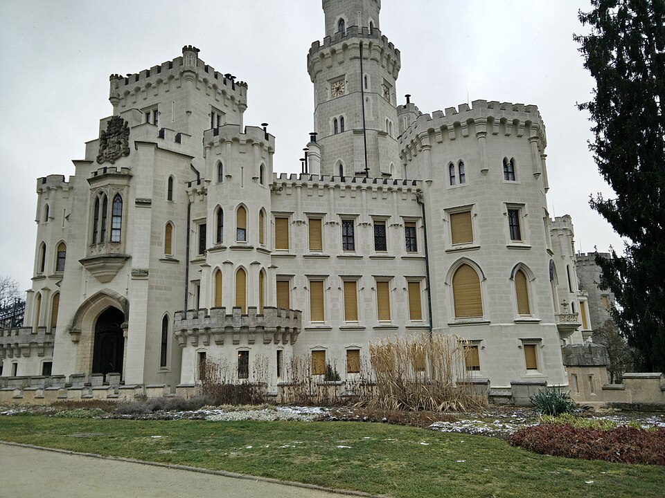 Fayl:Hluboka castle 2.jpg