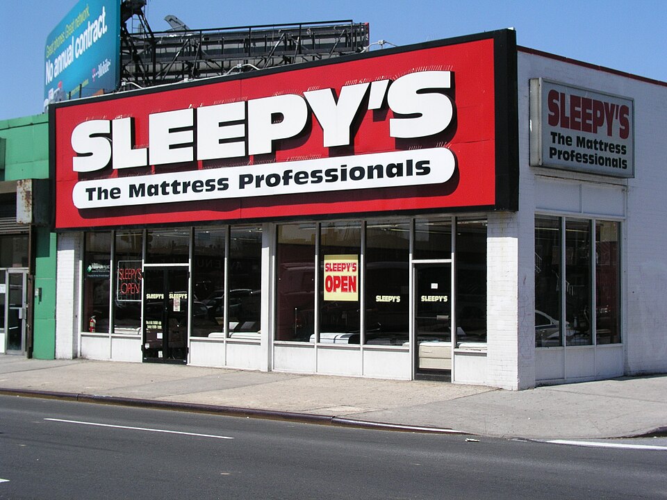 Fayl:Kings Plaza store.JPG