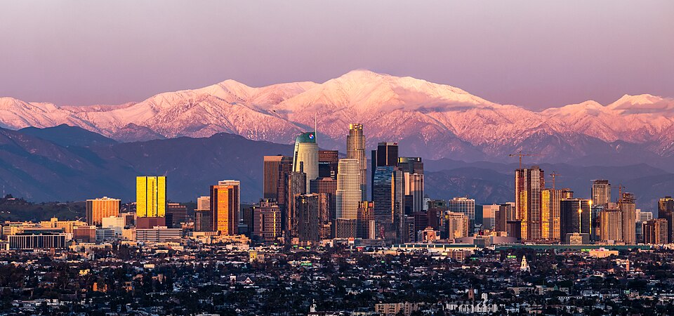 Fayl:Los Angeles with Mount Baldy.jpg