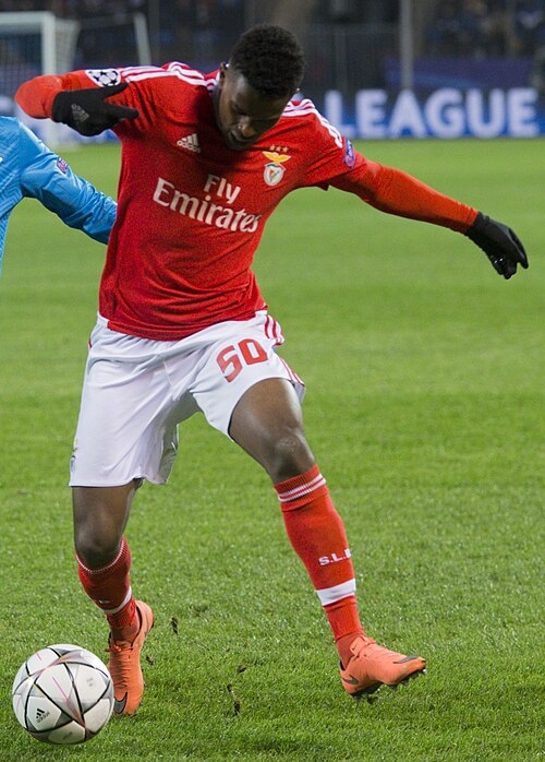 Fayl:Zenit-Benf (8).jpg