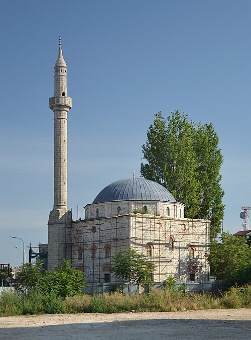 Fayl:Carshi Mosque in Pristina.JPG