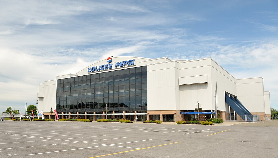 Fayl:Colisée Pepsi de Québec.jpg