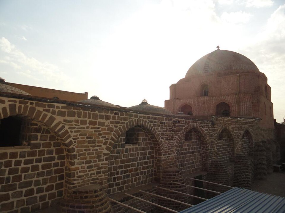 Fayl:Jame mosque-Urmia (2).JPG